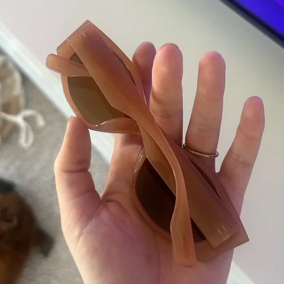 RARE light brown clear rectangle cat eye sunglasses - Picture 5 of 6